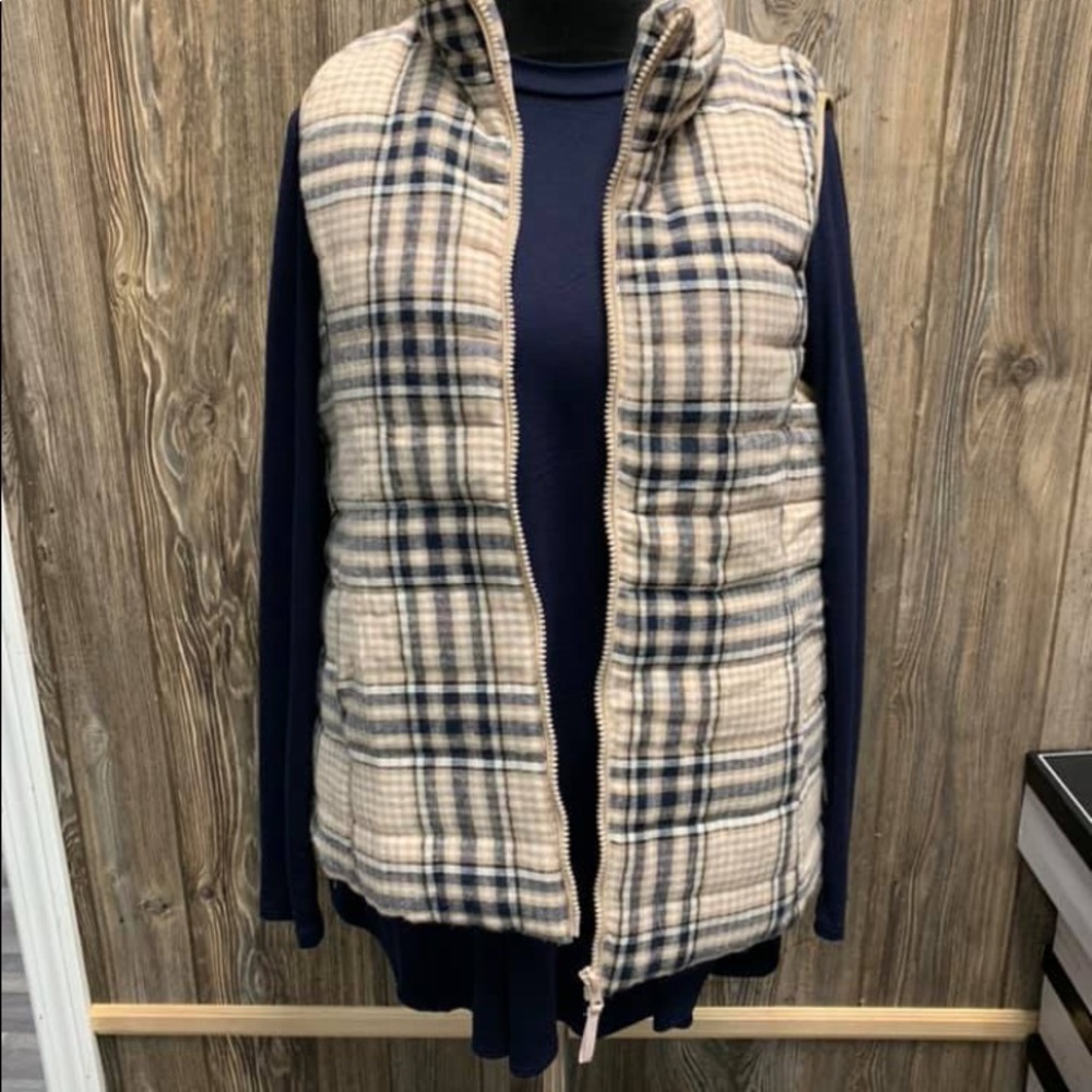 Navy top